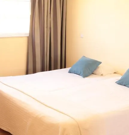 Ponta Grande 4*
